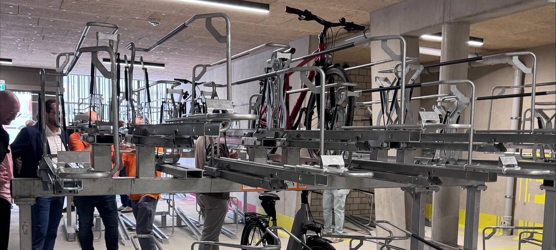 Fahrradparkhaus am Marktplatz in Hamm eröffnet