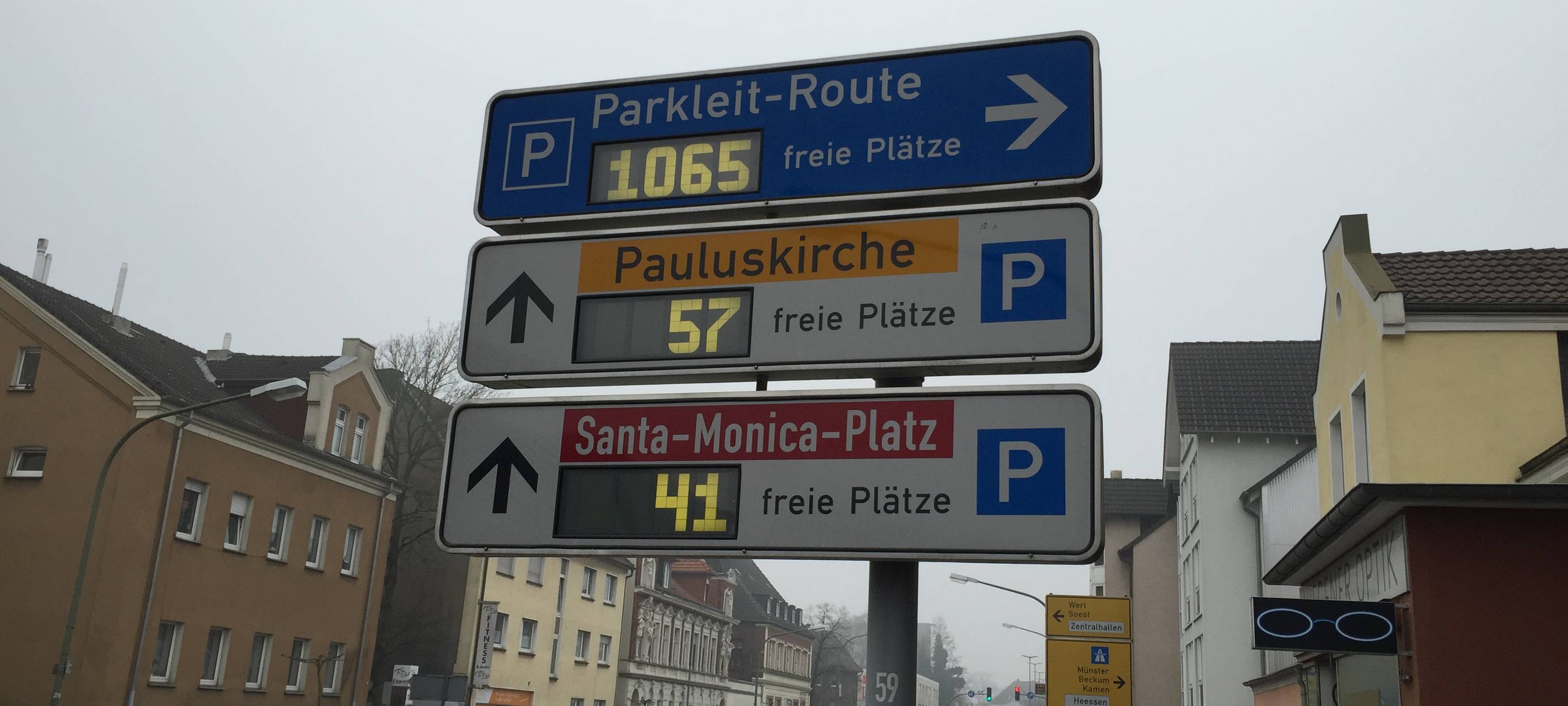 Infotafeln defekt durch Hitze