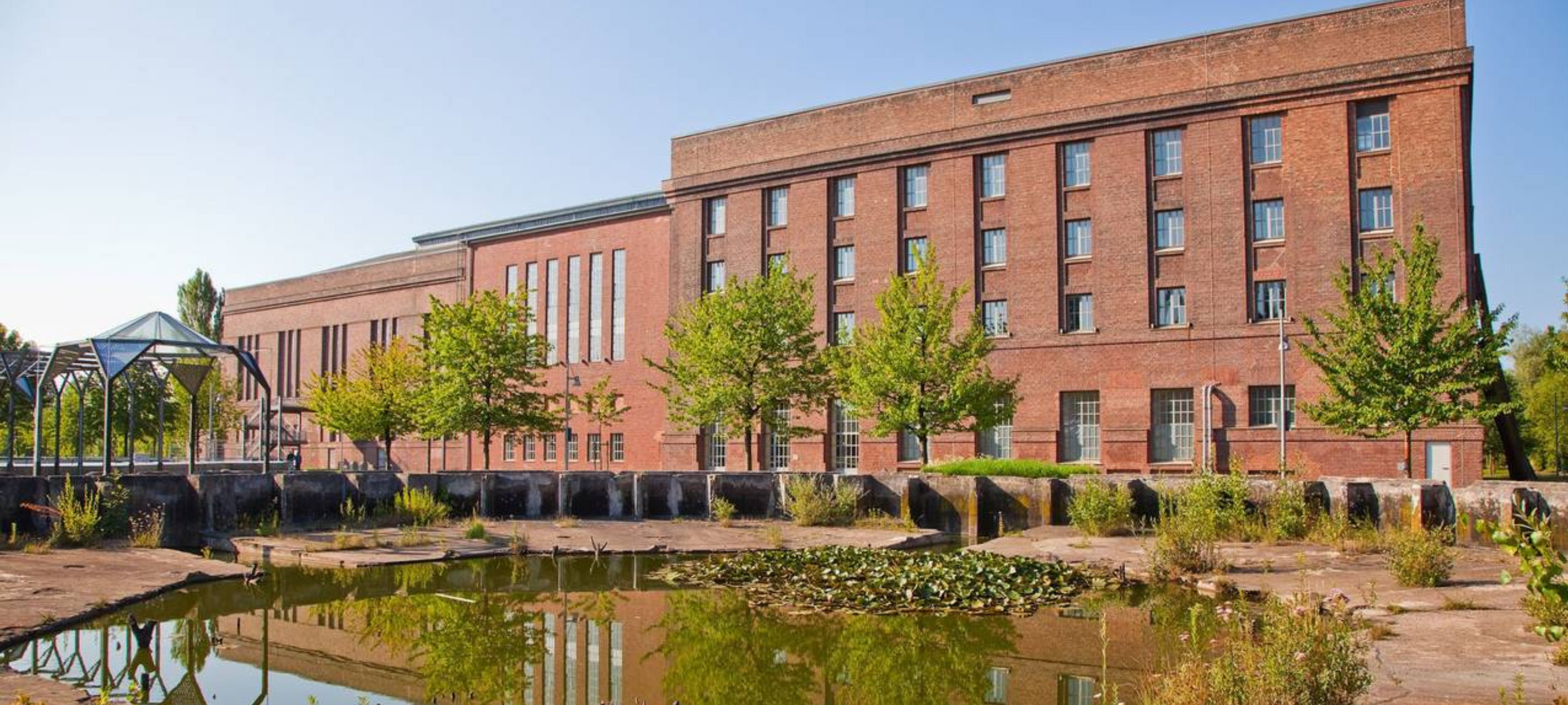 Tag des Flüchtlings: Einblicke in die Fischer-Halle in Hamm