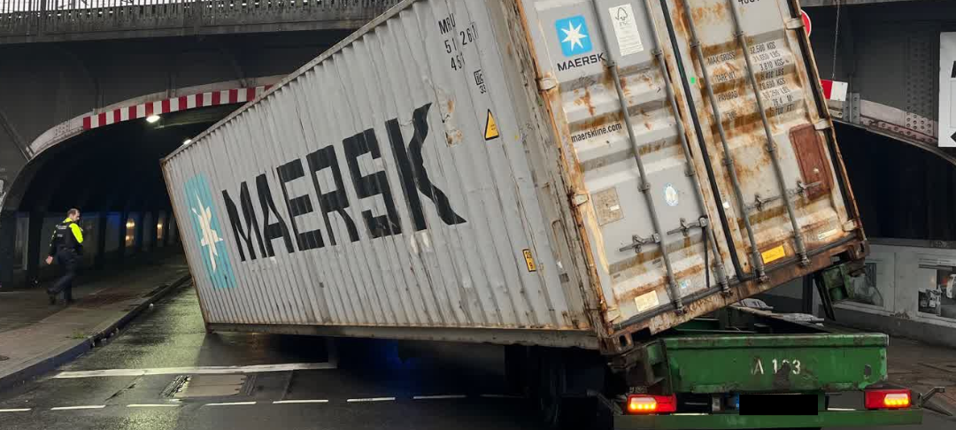 LKW festgefahren in Hamm-Westen
