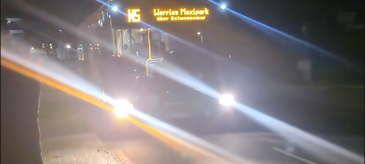 Jede Stunde fahren die Nachtbusse durch Hamm und bringen Menschen nach Hause.